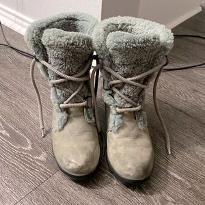 RARE Sorel shearling wedge
